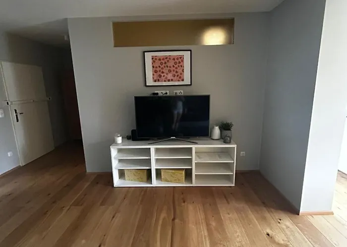 Modern Oasis Of Peace With Garden, Public Transport *