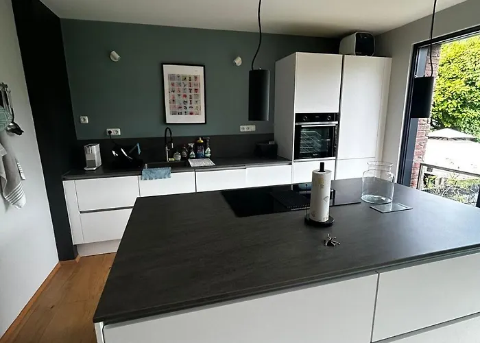 Modern Oasis Of Peace With Garden, Public Transport Düsseldorf