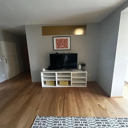 Modern Oasis Of Peace With Garden, Public Transport *