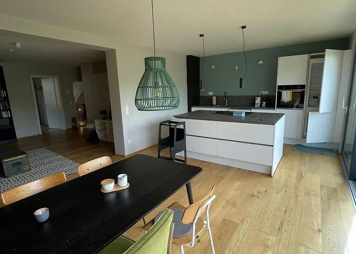 Modern Oasis Of Peace With Garden, Public Transport * Düsseldorf