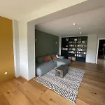 Modern Oasis Of Peace With Garden, Public Transport Apartman *