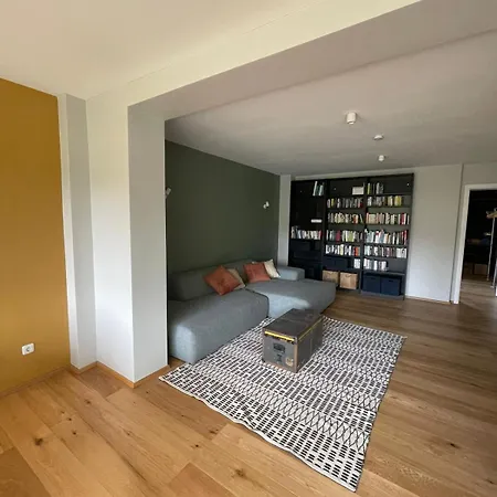 Modern Oasis Of Peace With Garden, Public Transport Apartment *