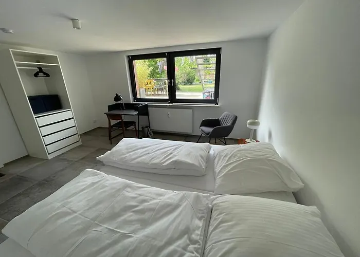 Modern Oasis Of Peace With Garden, Public Transport Apartman