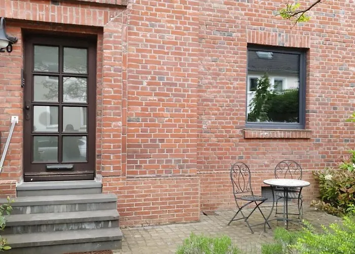 Modern Oasis Of Peace With Garden, Public Transport Apartman