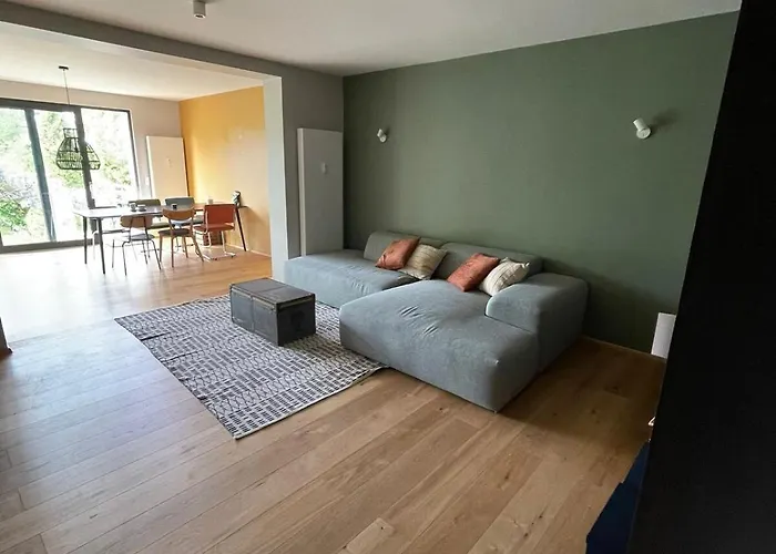 Apartman Modern Oasis Of Peace With Garden, Public Transport *